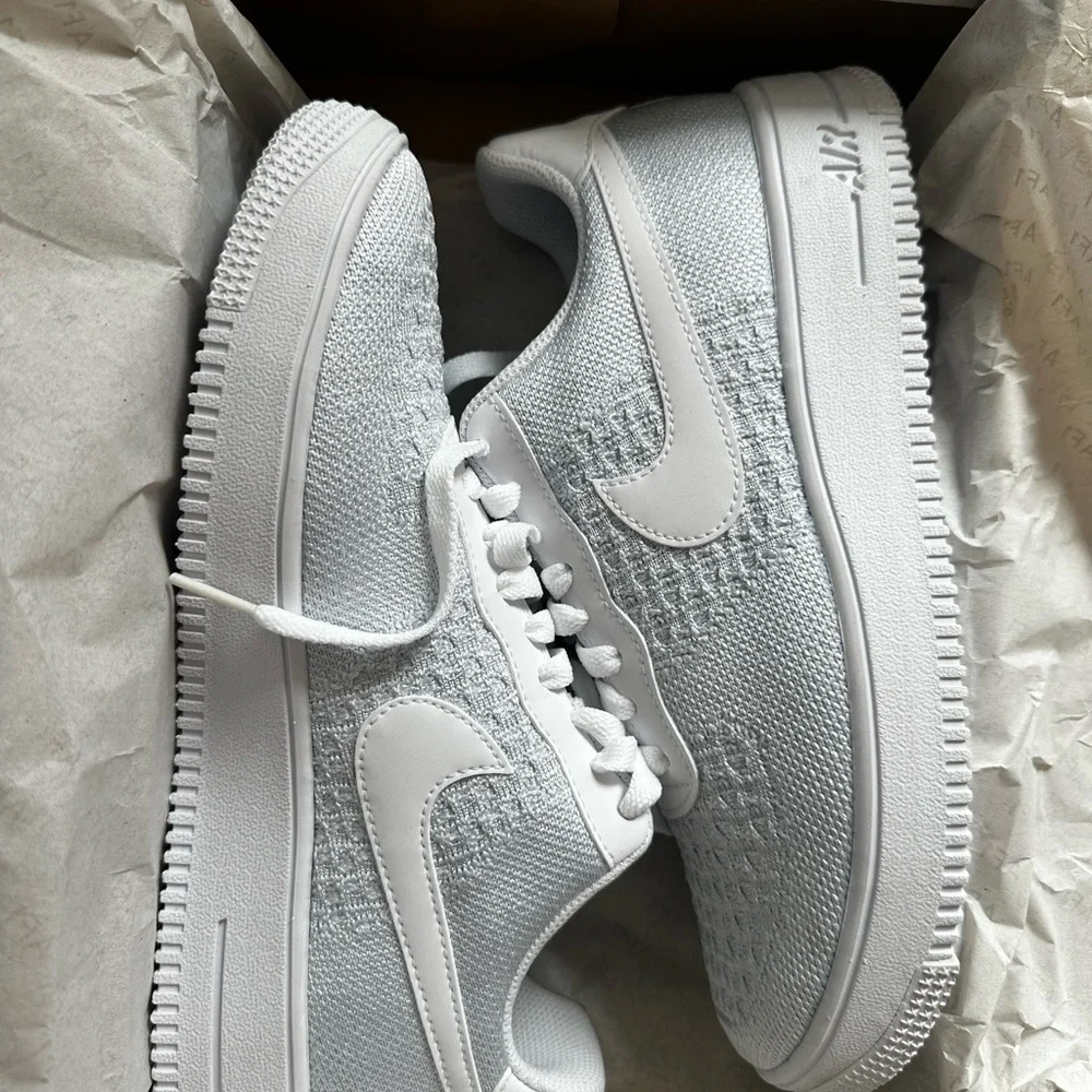 Nike Women’s Flyknit Low-Top Sneakers - White